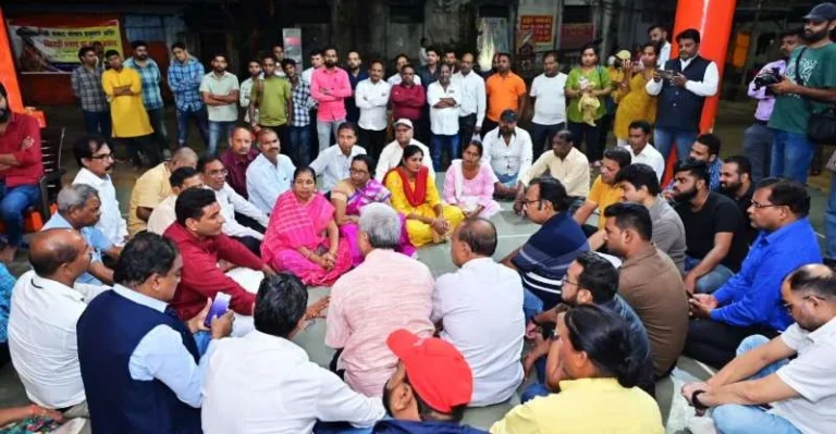 After-Pragati-Yatra-now-MLA-Devendras-Vishvas-Yatra-begins