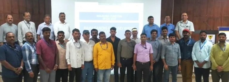 Bhilai-Steel-Plant-is-providing-light-vehicle-driving-training-to-31-youth-of-Iron-ore-Mines-Raoghat-which-will-improve-their-career