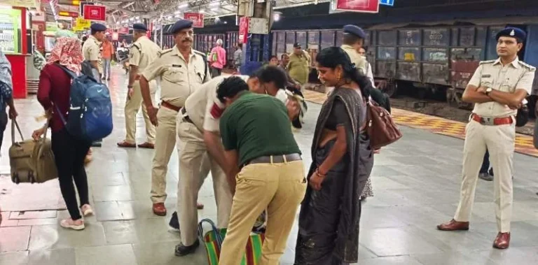 Chhattisgarh-Assembly-Elections-Election-Commission-will-not-allow-distribution-of-liquor-and-money-raids-till-railway-stations-hotels-and-dhabas