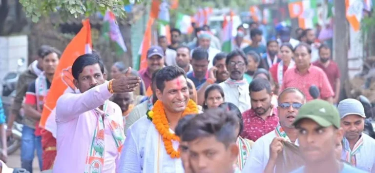 MLA-Devendra-Yadav-took-out-Vishwas-Yatra-in-Ward-49-and-Ward-41-of-Bhilai