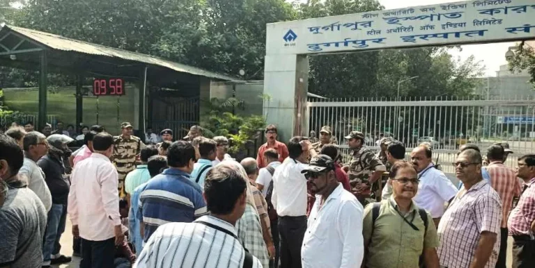 Ruckus-in-Durgapur-Steel-Plant-over-SAIL-bonus-protesters-did-not-get-jobs-and-attendance