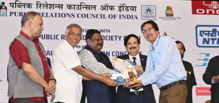 SAIL-RSP-Senior-Manager-receives-Chanakya-Award-2023-for-excellence-in-communication-3-1