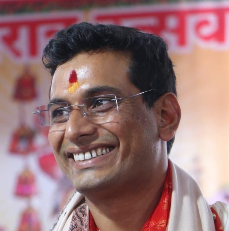 devendra-yadav-filed-nomination-bjp-bms-wrapped-up-on-the-topic-of-bonus-of-bsp-employees-50-grams-of-gold