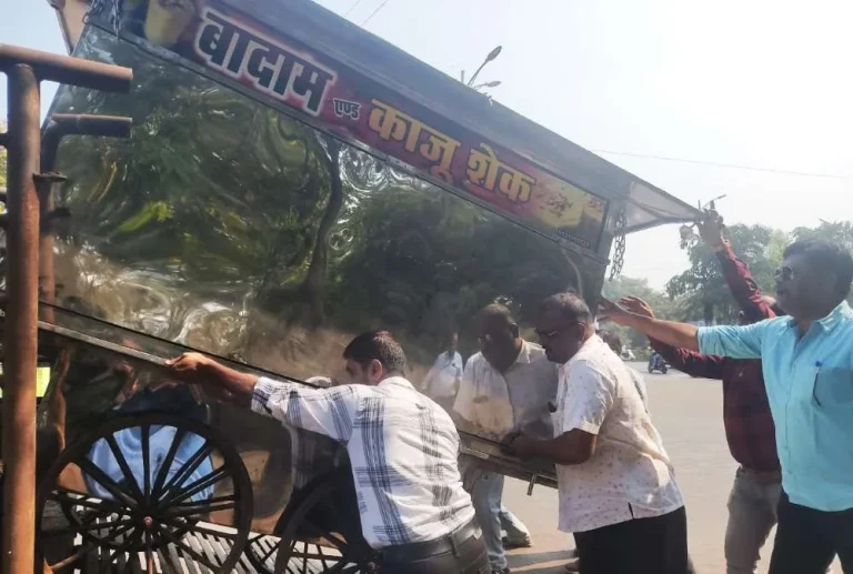 Bhilai-Township-News-BSP-along-with-police-chased-away-the-encroachers