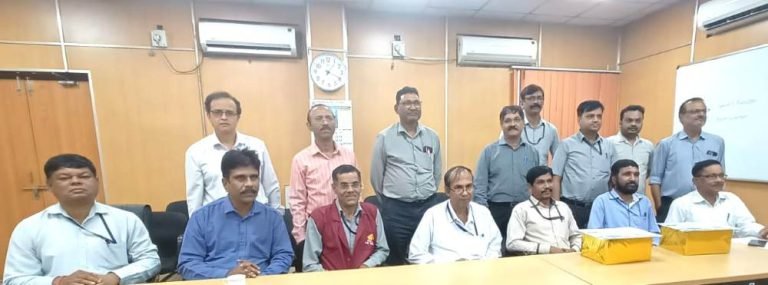Coke-oven-workers-of-Bhilai-Steel-Plant-did-excellent-work-got-reward