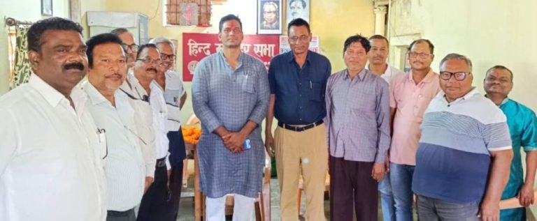MLA-Devendra-Yadav-reached-among-BSP-employees-big-announcement-of-HMS