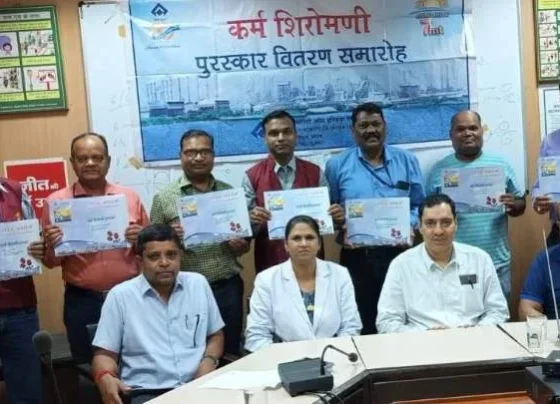 Officer Pali and employees of Bhilai Steel Plant received Shiromani Award