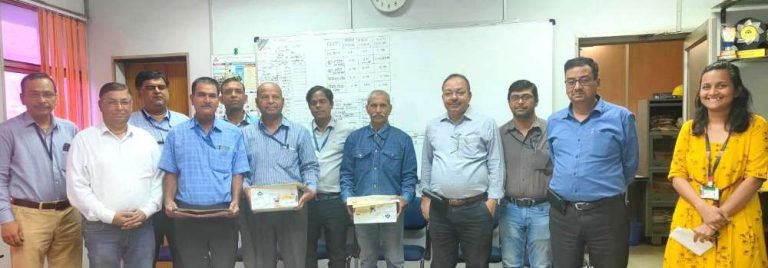 Personnel-in-the-Refractory-Engineering-Department-of-Bhilai-Steel-Plant-received-Karma-Shiromani-Award