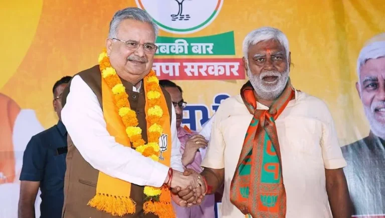 Raman-Singh-asked-for-votes-for-Prem-Prakash-Pandey-will-get-lease-if-BJP-government-is-formed-1
