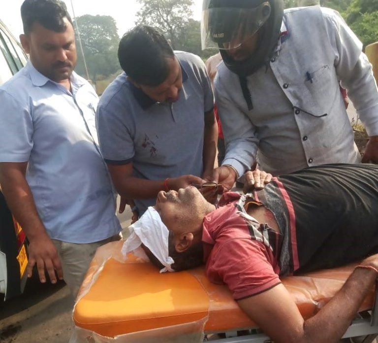 Bhilai-Steel-Plan-Employee-on-duty-injured-in-road-accident-admitted-in-ICU