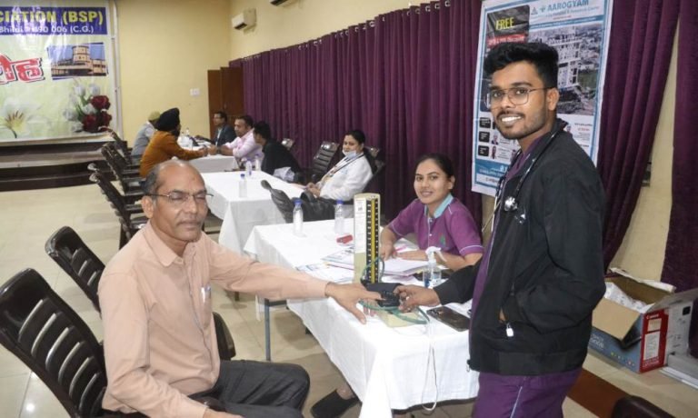 Health-of-officials-of-Bhilai-Steel-Plant-is-not-good-Urology-and-Ortho-experts-reached-BSP-OA-building