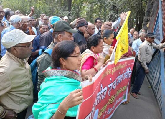 Leaseholders' agitation resumes in Bhilai, uproar over license and withheld amount