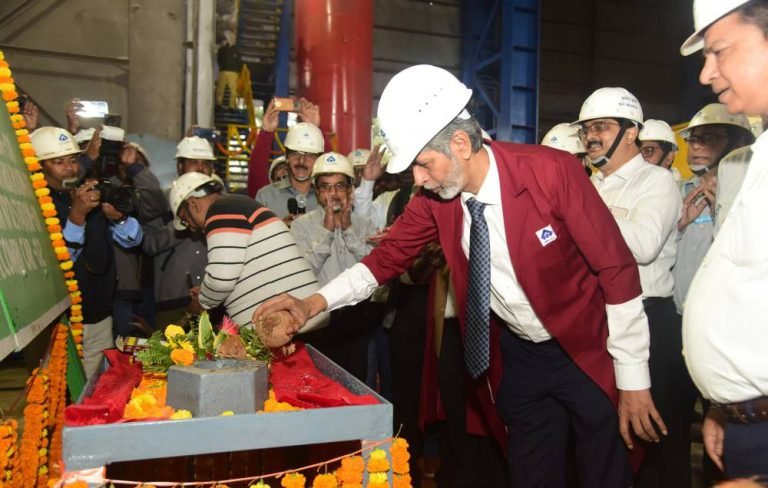 SAIL-Chairman-Amarendu-Prakash-gave-this-gift-in-Bokaro-now-will-talk-to-OA-and-Association