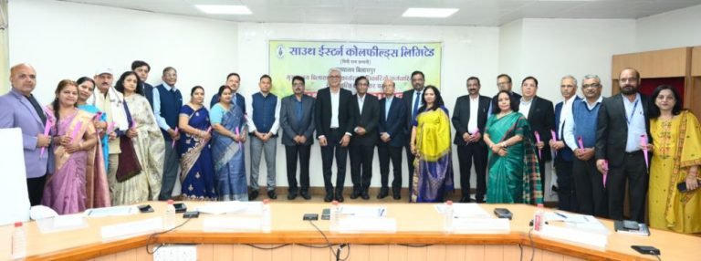 SECL-Farewell-to-13-retired-employees-these-became-witnesses-along-with-CMD