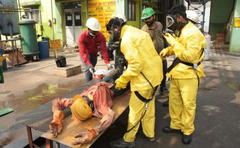 Scary-picture-from-SAIL-Rourkela-Steel-Plant-workers-on-stretchers