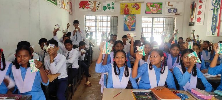 BSP-is-giving-milk-to-3410-children-of-78-tribal-schools-of-SAIL-mines