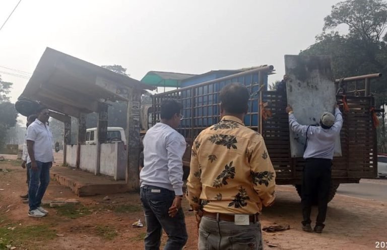 Bhilai-Township-Big-action-against-encroachers-in-Sector-10-Zonal-Market