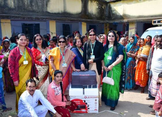 Bokaro Steel Plant: Wives of officers camped in the village, sewing machines given to women