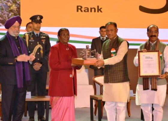 Chhattisgarh is the third cleanest state in the country, Raipur, Mahasamund, Kumhari, Arang and Patan were also awarded by the President
