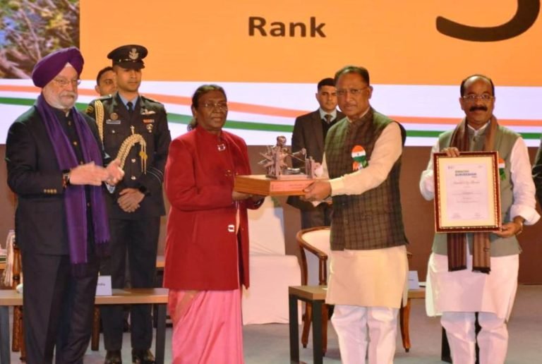 Chhattisgarh-is-the-third-cleanest-state-in-the-country-Raipur-Mahasamund-Kumhari-Arang-and-Patan-were-also-awarded-by-the-President