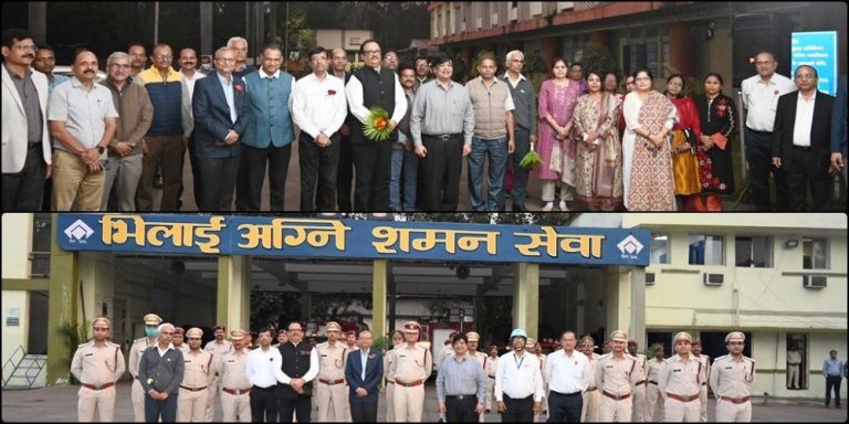 Director-Incharge-of-Bhilai-Steel-Plant-reached-the-employees-for-the-second-day