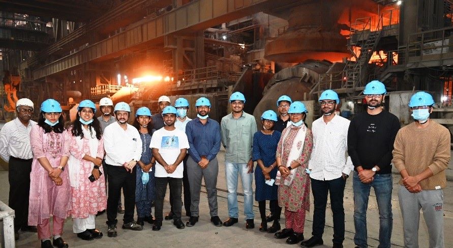 IAS प्रशिक्षणार्थियों का ग्रुप पहुंचा Bhilai Steel Plant, नजरों के सामने देखा सबकुछ