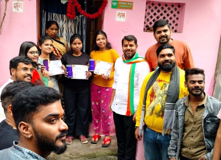 Manish-Pandey-took-charge-to-make-PM-Modis-campaign-successful-reached-Bilaspur