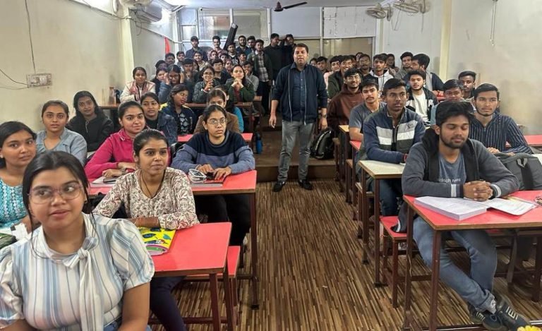 New-voter-youth-are-the-basis-of-new-India-Manish-Pandey-1