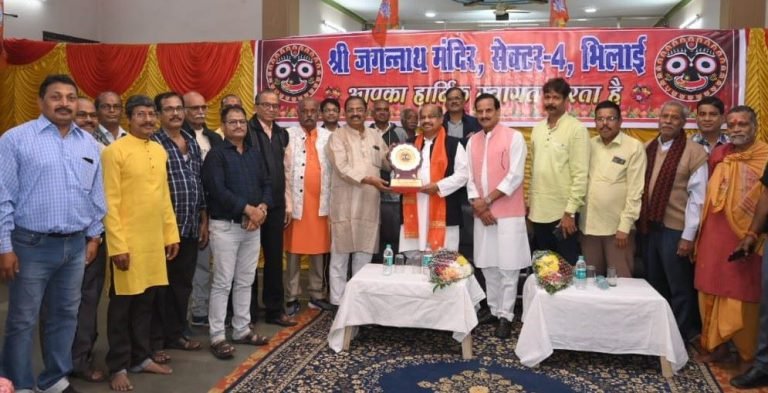 Samman-Samaroh-MLA-Purandar-Mishra-at-Shri-Jagannath-MandirSector-4