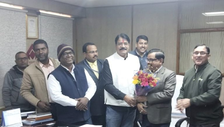 BSL-News-Bharti-Ispat-Karmachari-Sangh-official-met-BK-Tiwari-raised-the-issue-of-theft