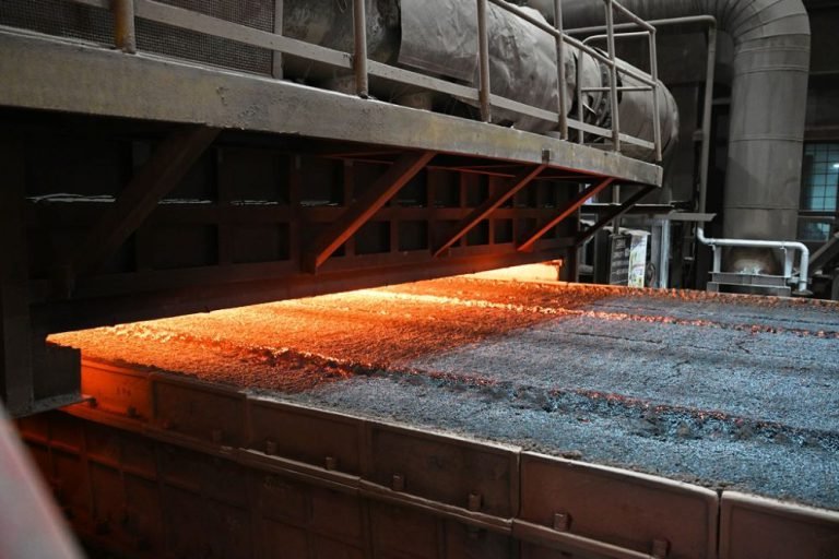 Bhilai-Steel-Plant-Sinter-Plant-3-crosses-the-figure-of-20000-tonnes-in-daily-production