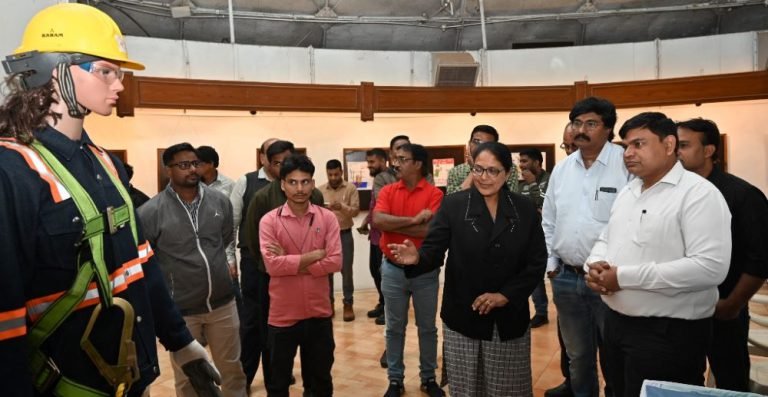 Bhilai-Steel-Plant-organizes-safety-exhibition-come-to-Civic-Center-to-see-it
