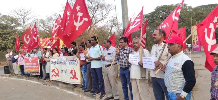 Central-government-should-follow-Supreme-Courts-decision-on-electoral-bonds-protest-in-Bhilai