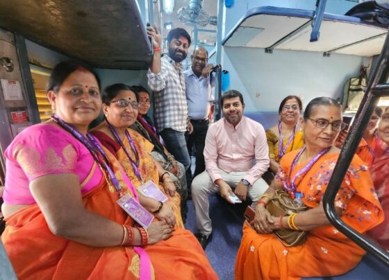 Group of devotees left for Ayodhya, Manish Pandey met at Durg station