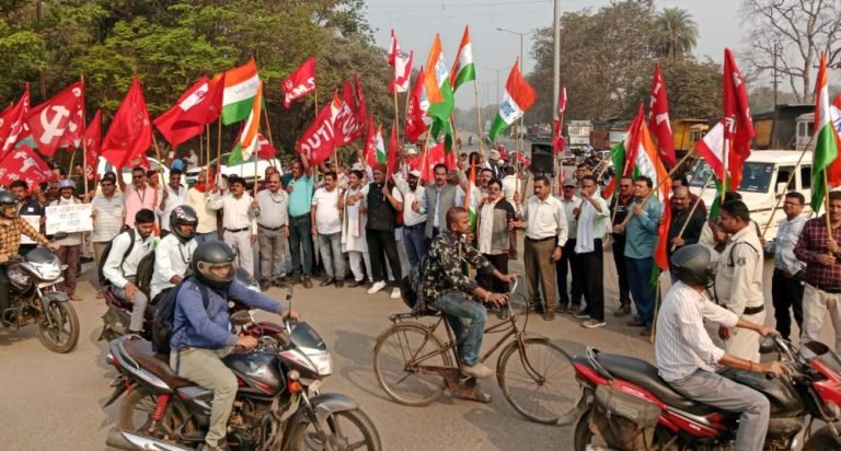 Joint-union-of-Bhilai-Steel-Plant-in-support-of-farmers-cursed-PM-Modi-BJP-IT-cell-3