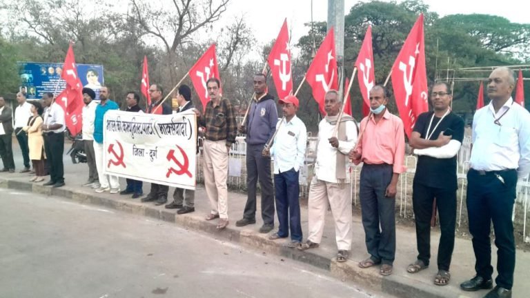 Kerala-controversy-reached-Bhilai-CPIM-CITU-showed-solidarity-showed-mirror-to-PM-Modi-1