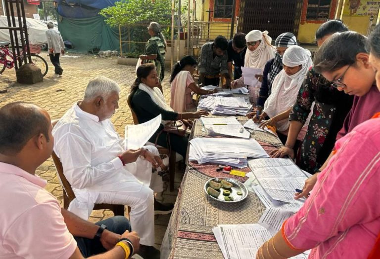 Mahtari-Vandan-Yojana-Former-minister-Prem-Prakash-Pandey-reached-the-camp-know-what-he-said…