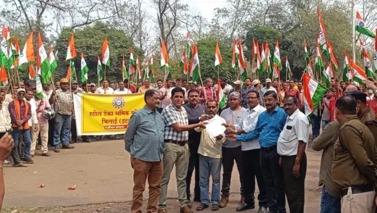 SAIL-NEWS-INTUC-creates-ruckus-in-front-of-HSCL-office-regarding-final-payment-of-contract-workers-threatens-contractors