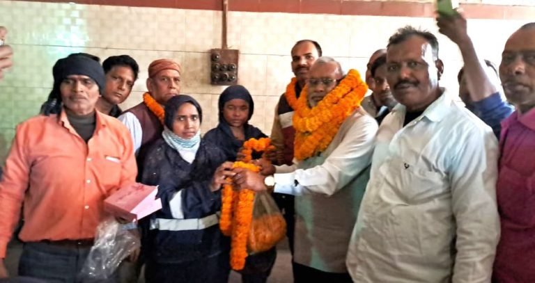 Workers-celebrate-over-increase-in-AWA-money-in-SAIL-NJCS-leaders-roar-in-BSL