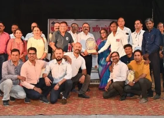 Bhilai-Steel-Plant-Artists-received-awards-in-Multilingual-Drama-Competition
