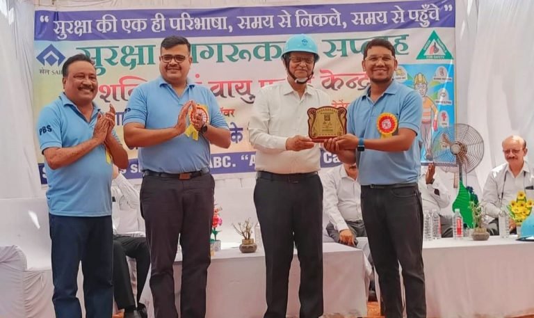 Bhilai-Steel-Plant-These-personnel-of-PBS-PELM-did-wonders-on-safety-ED-Works-gave-reward