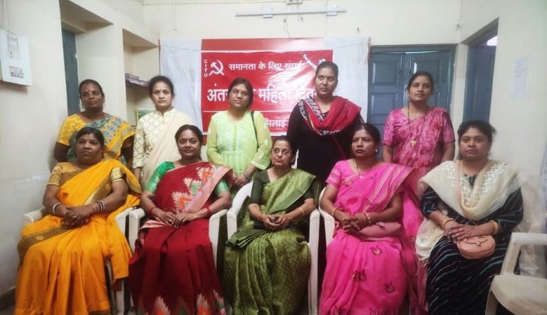 What-did-women-say-on-Mahtari-Vandan-Yojana-and-Modis-guarantee-on-Womens-Day