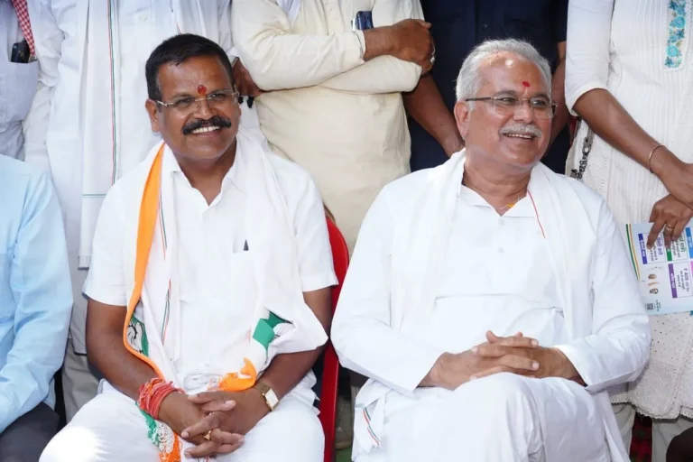 Bhupesh-Baghel-asked-for-support-Rajendra-Sahu-said-will-give-his-life-will-not-let-Bhilai-Steel-Plant-go-into-the-hands-of-Adani-1-1