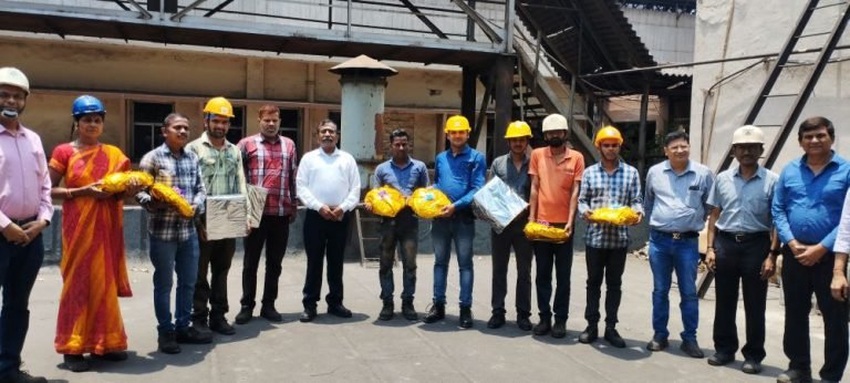 Workers-of-Plate-Mill-of-Bhilai-Steel-Plant-honored-with-Safety-Award-on-May-Day-2024