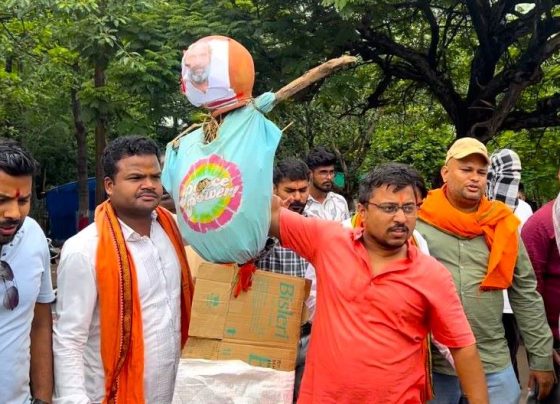 In Lok Sabha, Rahul Gandhi called BJP a hater, BJP workers burnt effigy in Bhilai