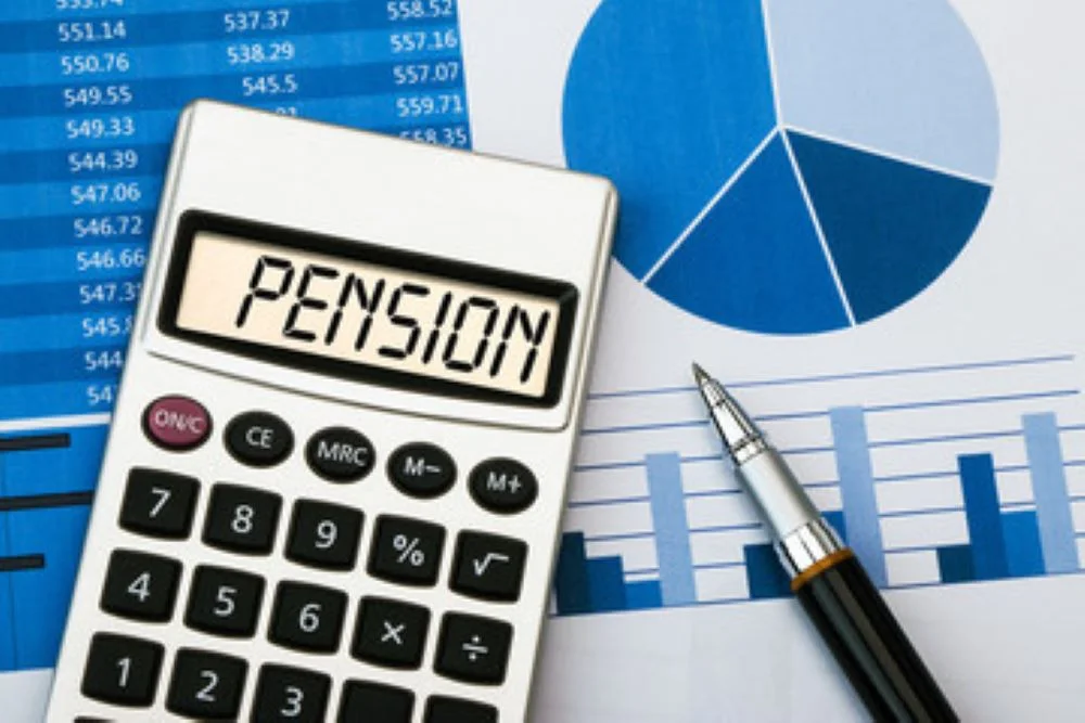 EPS 95 Pension: Pensioners angry at Government-EPFO, said – return the deposited money…