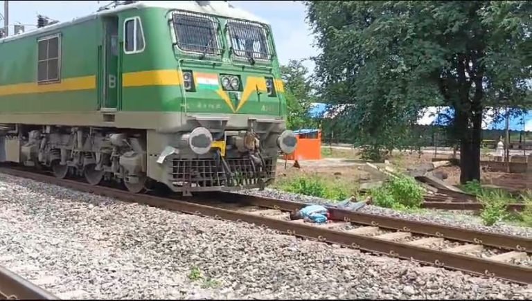 Young-man-commits-suicide-by-jumping-in-front-of-goods-train-many-trains-pass-over-his-dead-body
