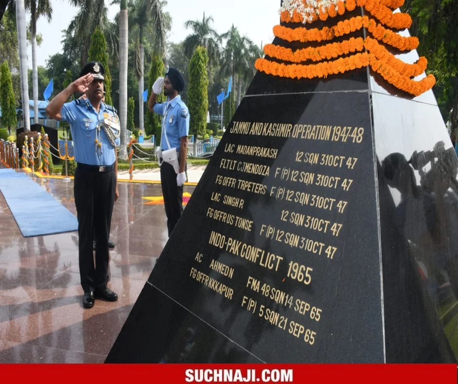 एयर मार्शल आशुतोष दीक्षित ने मध्य वायु कमान के एओसी-इन-सी का पदभार संभाला