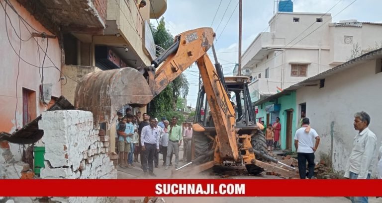 Big-News-Bulldozer-runs-in-Bhilai-big-action-by-the-administration-see-where-the-action-was-taken