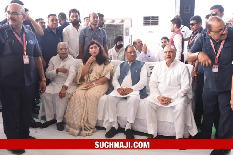 Chhattisgarh-Governor-Deka-CM-Sai-and-other-dignitaries-attended-the-thirteenth-and-tribute-meeting-of-late-Shyam-Pandey